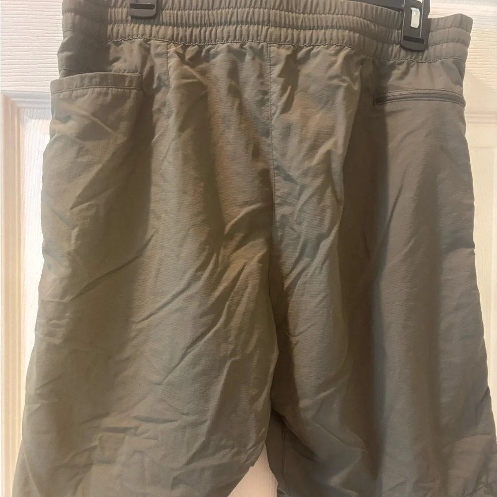 The North Face‎ Men's Olive/Green Nylon Shorts
